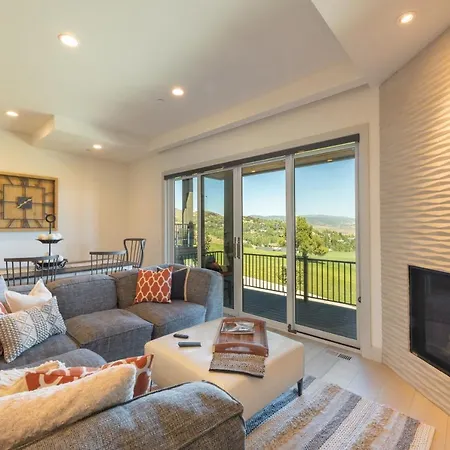 Walk To Skiing Exceptional Juniper Landing 4 Br+Den Private Hot Tub Panoramic Golf Course Views Pool